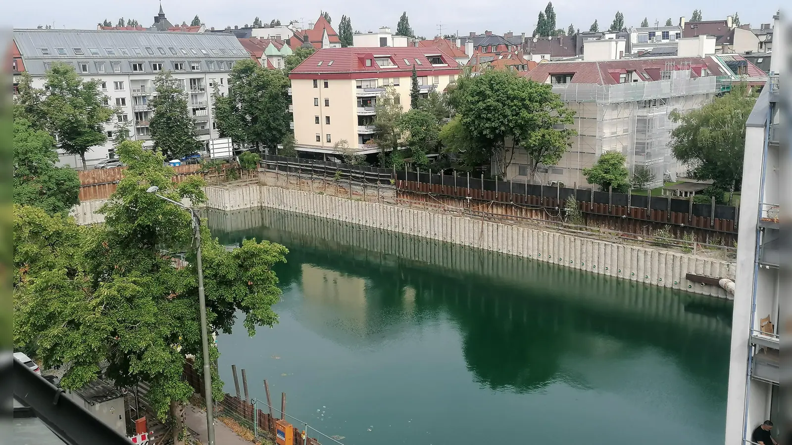 Seit Jahren Stillstand: So sieht das Sendlinger Loch gegenwärtig aus. (Foto: job)