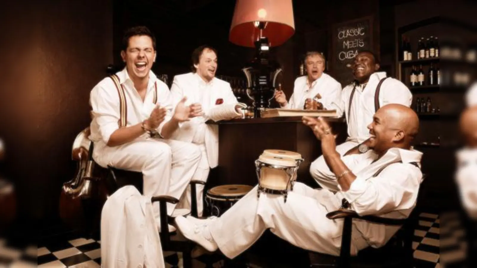 Am 9. Juli spielen die Klazz Brothers &amp; Cuba Percussion auf dem Baldhamer Marktplatz.	 (Foto: VA)