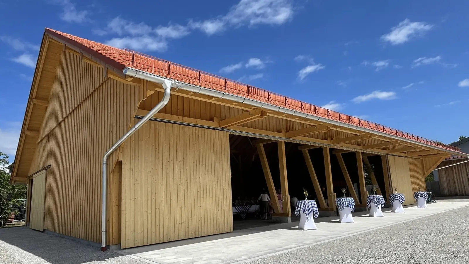 Der neue Gemeindestadel ist fertig gestellt und steht bereit für viele Feiern und Feste. (Foto: hw)