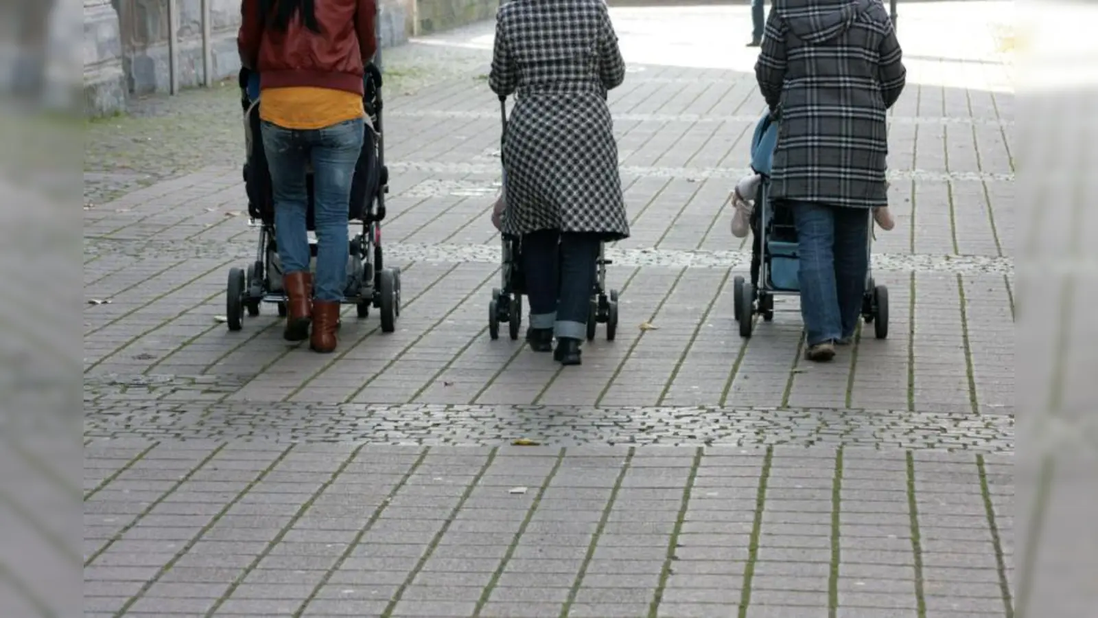 Für die Bürger des Neubaugebiets am Hirschgarten soll es einen Bewohnertreff geben, fordert der BA 9. (Foto: wrw_pixelio.de)