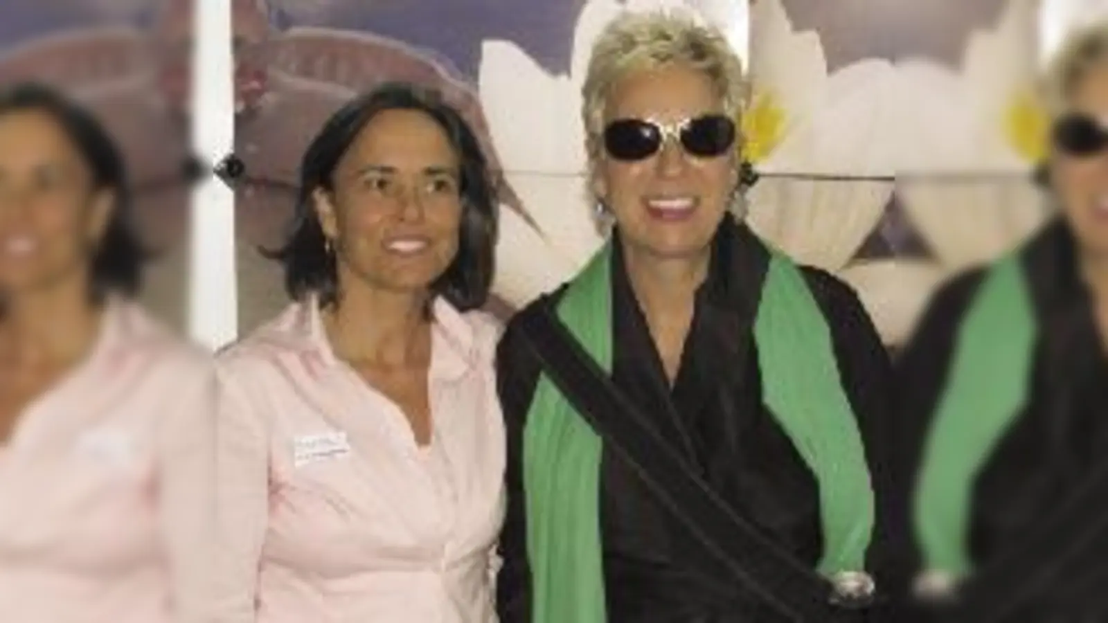 Katharina Rizzi von Da-Sein (links) und Doris Dörrie setzen sich dafür ein, dass Menschen ohne unnötiges Leiden sterben  (können.Foto: seb)