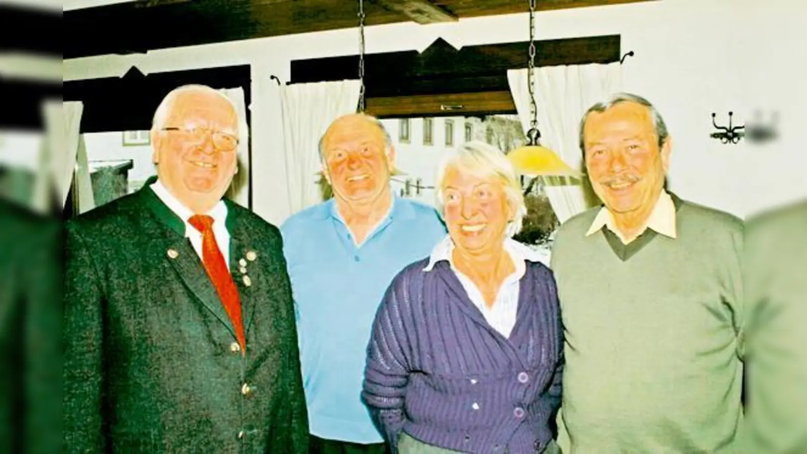 Einstimmig wurde der Vorstand wieder gewählt (v. l.) 1. Vorsitzender Magnus Schelle, Kassenführer Erwin Sedlmeier, 2. Vositzende Ruth Walter und Schriftführer Willi Müller.  (Foto: hol)