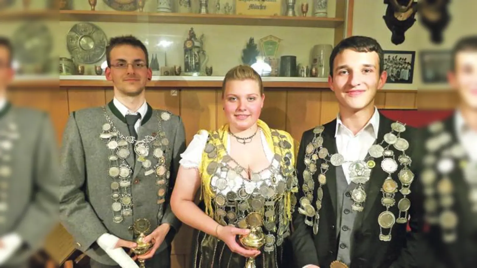 Johannes Geerds (inks), Franziska Lederer und Tom Ruzicka sind die Könige der ESV Schützen.	 (Foto: ESV)