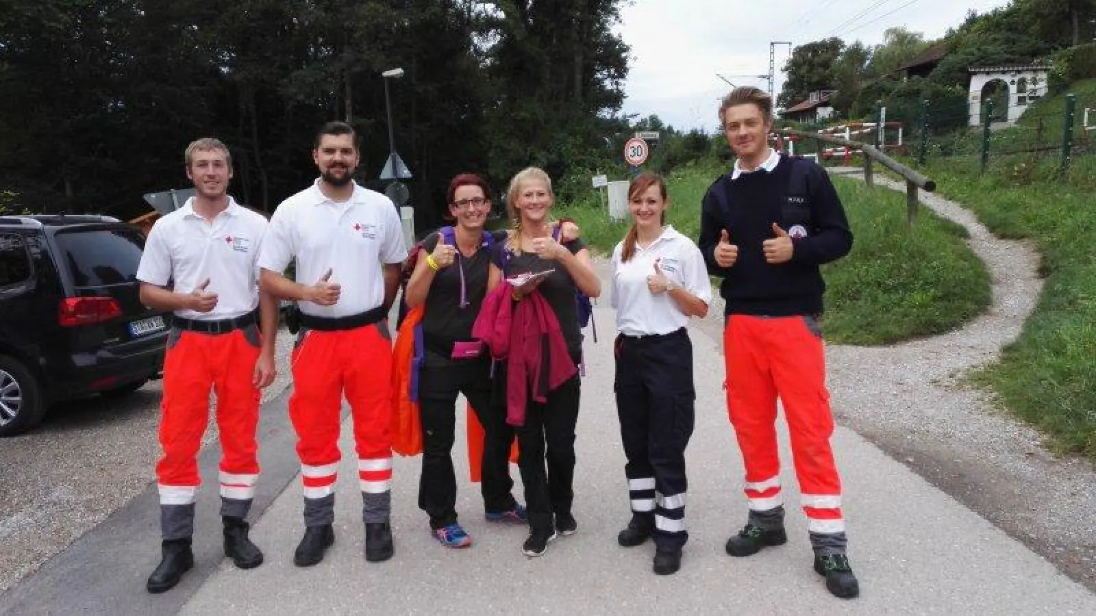 Die Helfer des BRK-Starnberg waren auch dieses Jahr beim Mammutmarsch 2017 dabei. Sie marschierten, um zu helfen. (Foto: BRK-Starnberg)