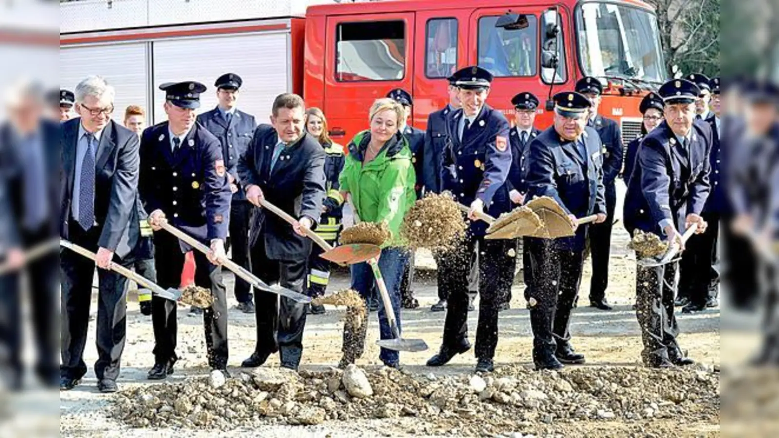 Rolf Katzendobler, Armin Schmidt, Klaus Korneder, Janette Sonntag, Johannes Bußjäger, Erwin Etl und Markus Mende (von links nach rechts).	 (Foto: Claus Schunk)