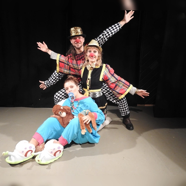 Die „Bühnenflöhe“ spielen am Samstag und Sonntag, 10. und 11. Januar, jeweils um 16 Uhr das Stück „Die dumme Augustine“ von Otfried Preußler.  (Foto: Theater in der Au)