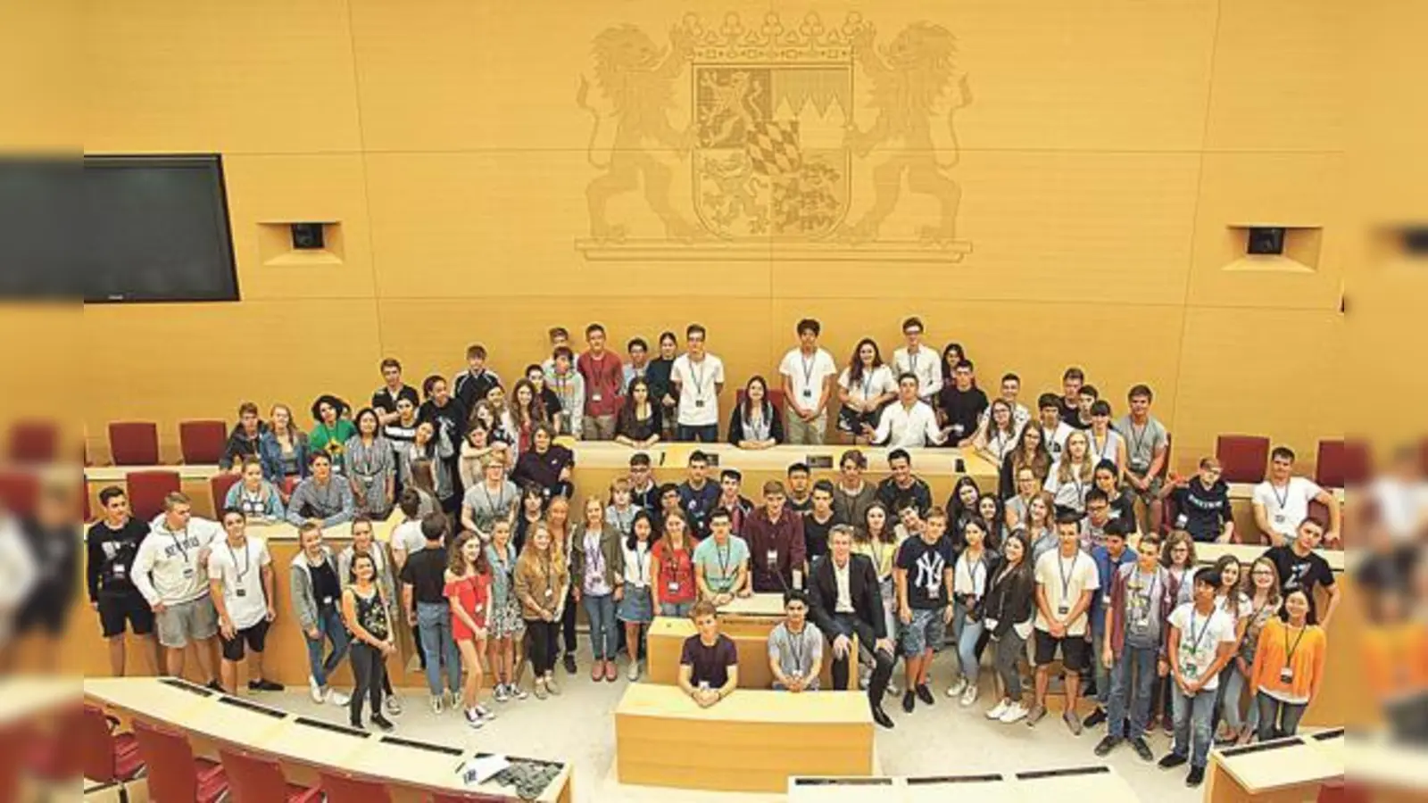 Schüler der 10. Klasse des Heinrich-Heine-Gymnasium zu Besuch bei MdL Markus Blume (CSU) im Bayerischen Landtag.	 (Foto: Abgeordnetenbüro Markus Blume, MdL)