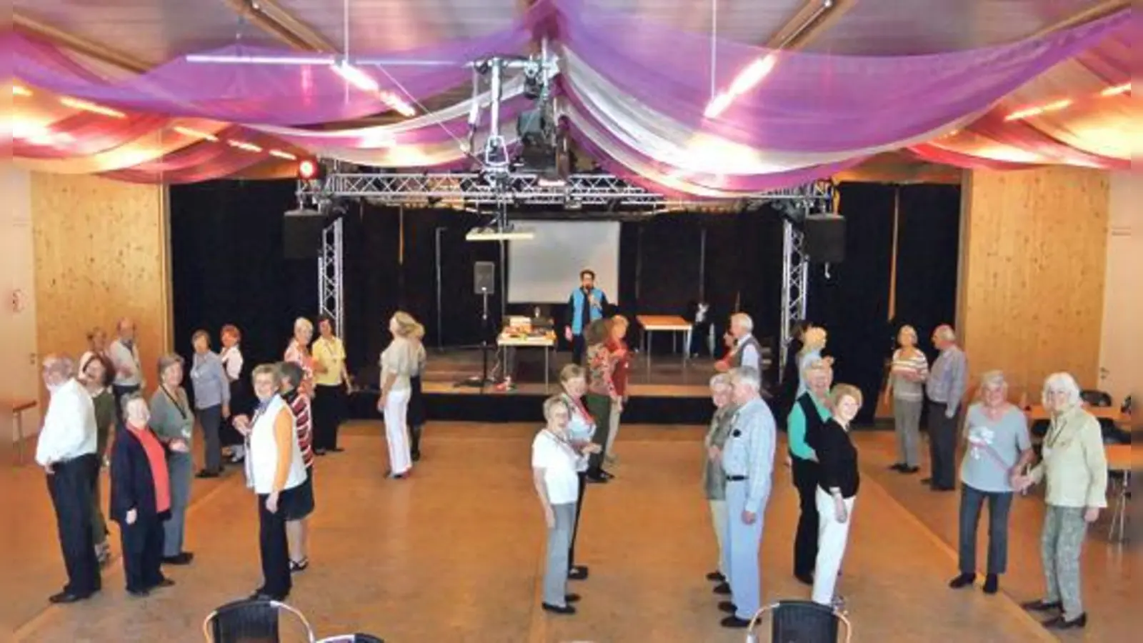 Das Tanzbein gemeinsam schwingen mit dem amerikanischen Volkstanz.	 (Foto: VA)