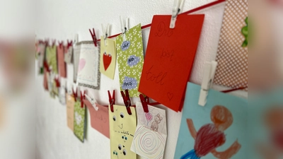 Im Cafe&#39;tscherl gab es überraschende Post aus Schleswig-Holstein für die Senioren. (Foto: NbH Vatersetten)