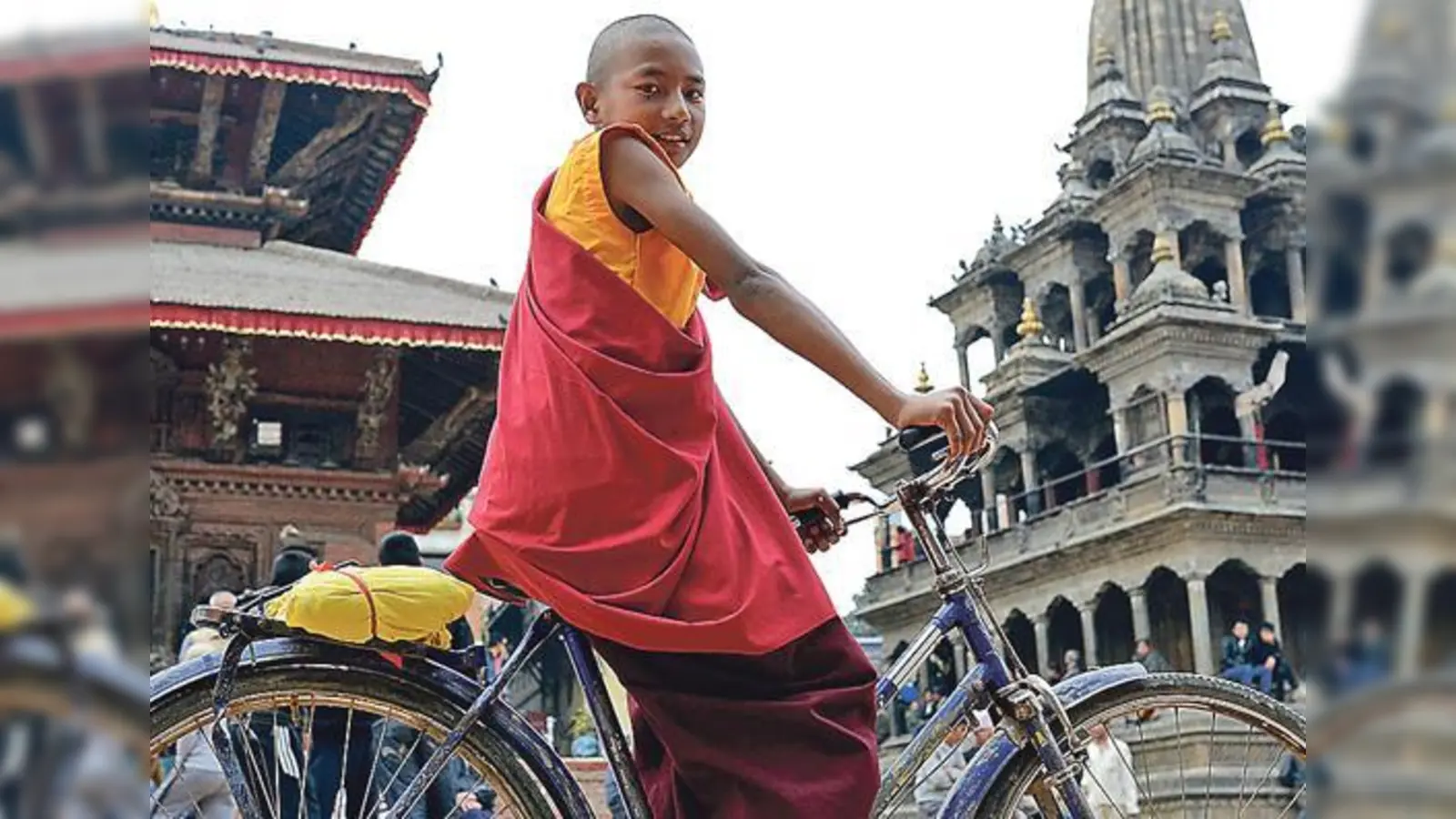 Nepal-Lesung von Julia Benkert und Film von Jochen Breitenstein im Kunstforum Arabellapark.	 (Foto: VA)