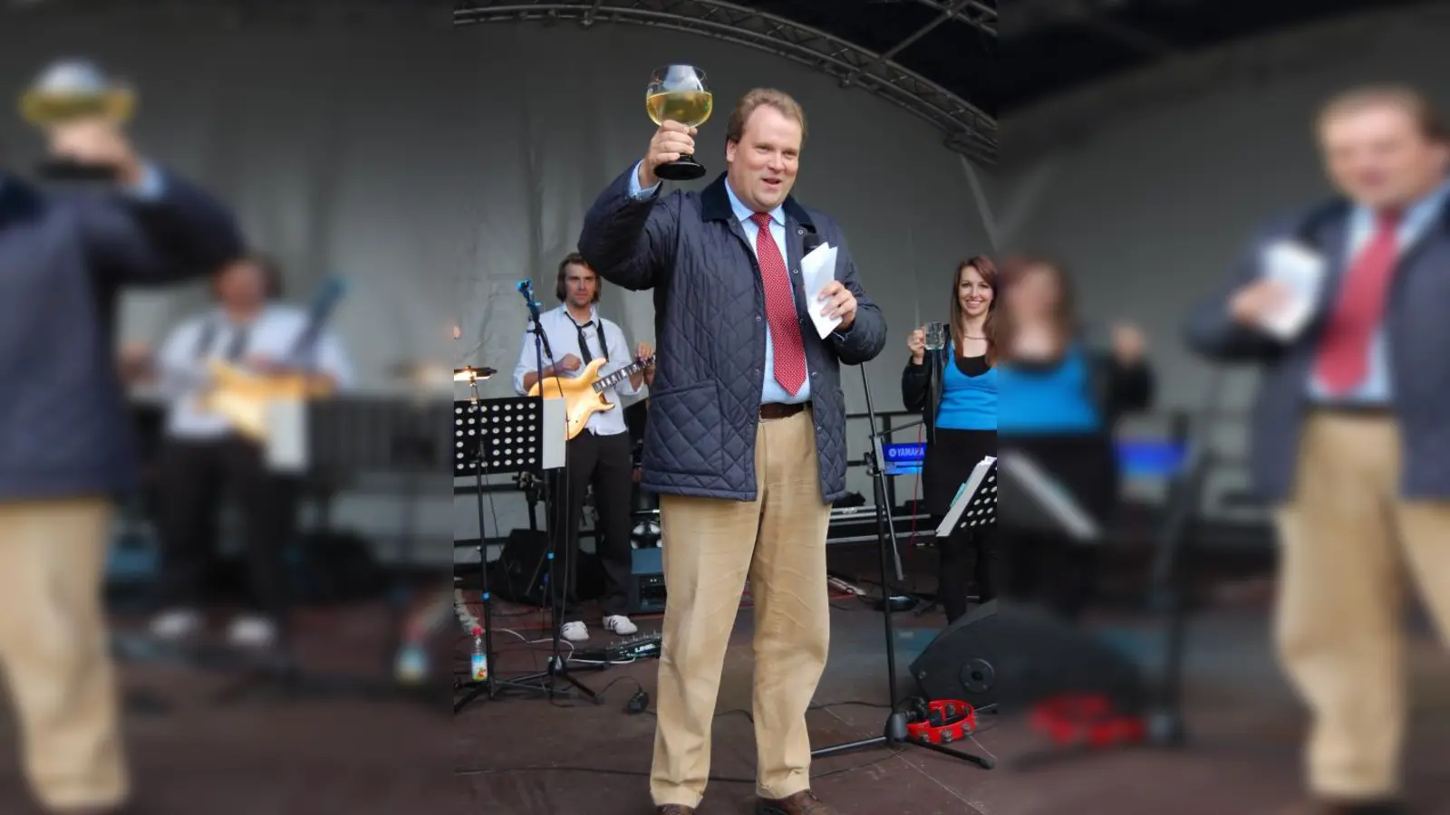 Bürgermeister Christoph Göbel bei der Eröffnung des Weinfestes im letzten Jahr. (Foto: privat)