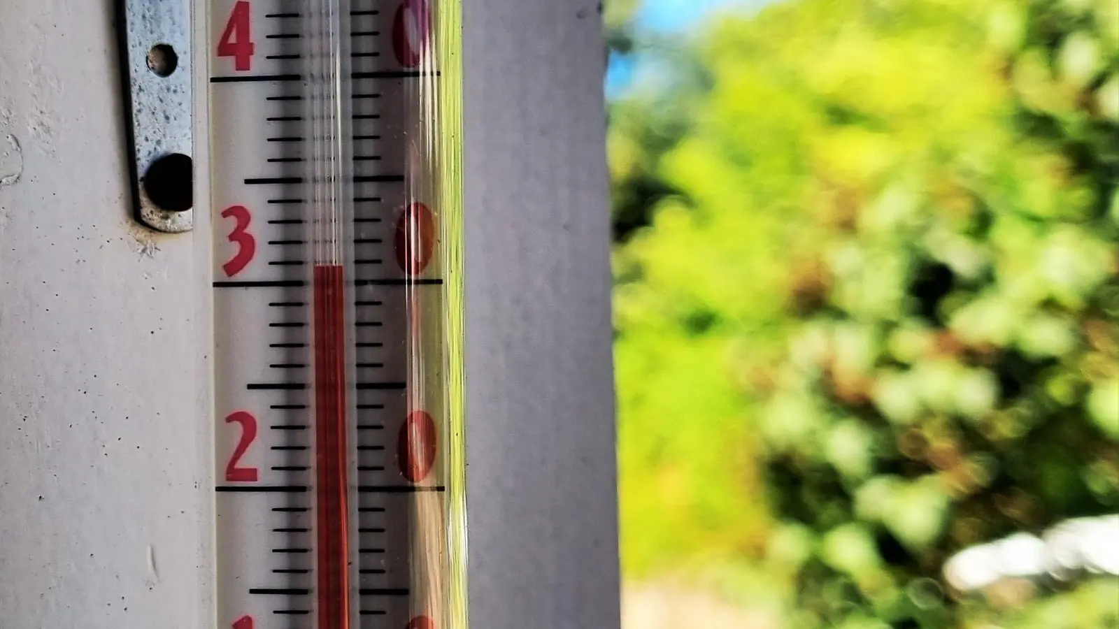 Immer öfter klettern die Temperaturen über die 30 Grad Marke, dann helfen die Tipps der Verbraucherzentrale. (Foto: chk)