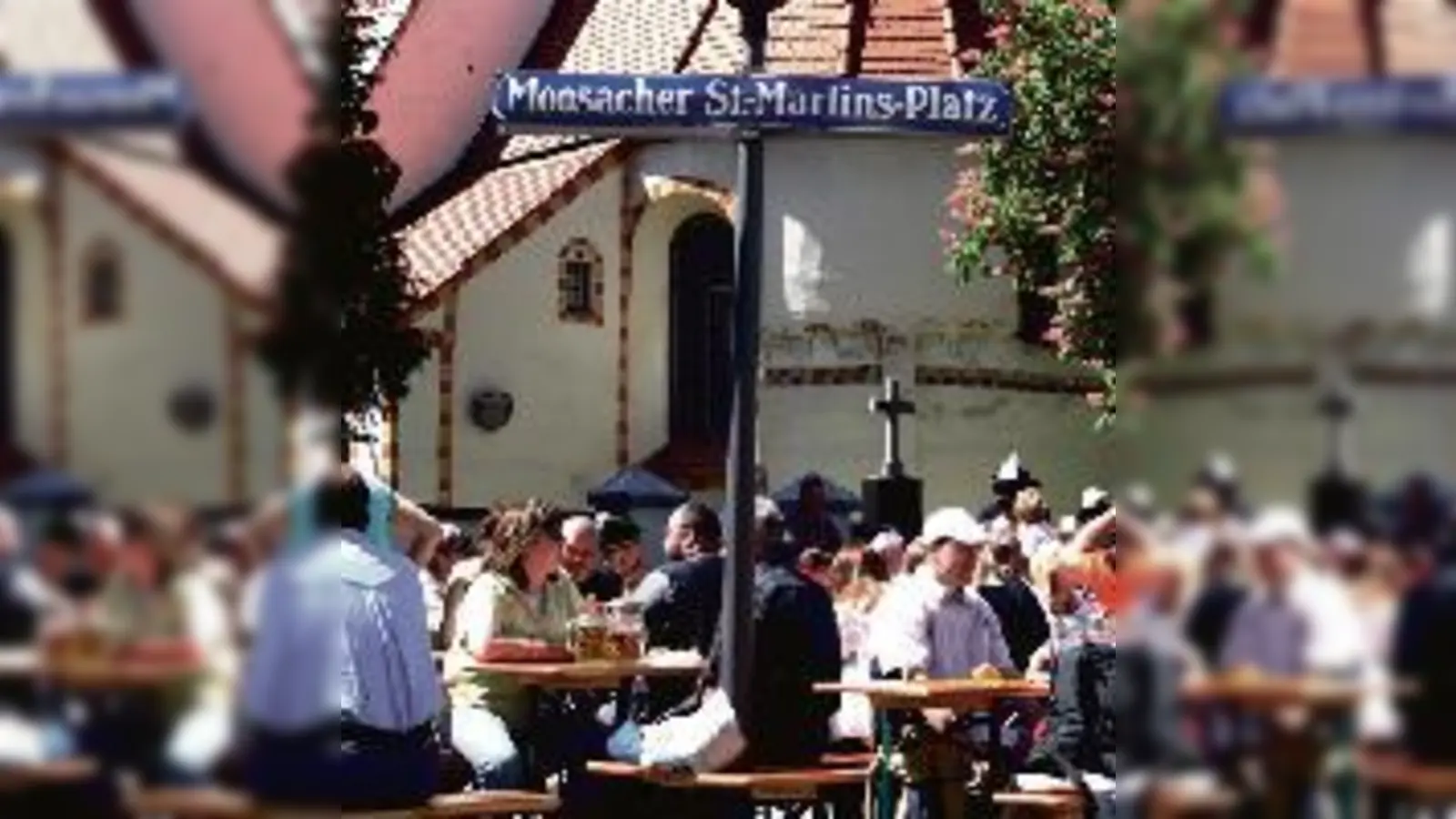 Bierbänke auf dem Moosacher St.-Martins-Platz? Die werden bei Bedarf immer genehmigt, weiß BA-Chefin Johanna Salzhuber.  (Foto: Pelkovenschlössl)