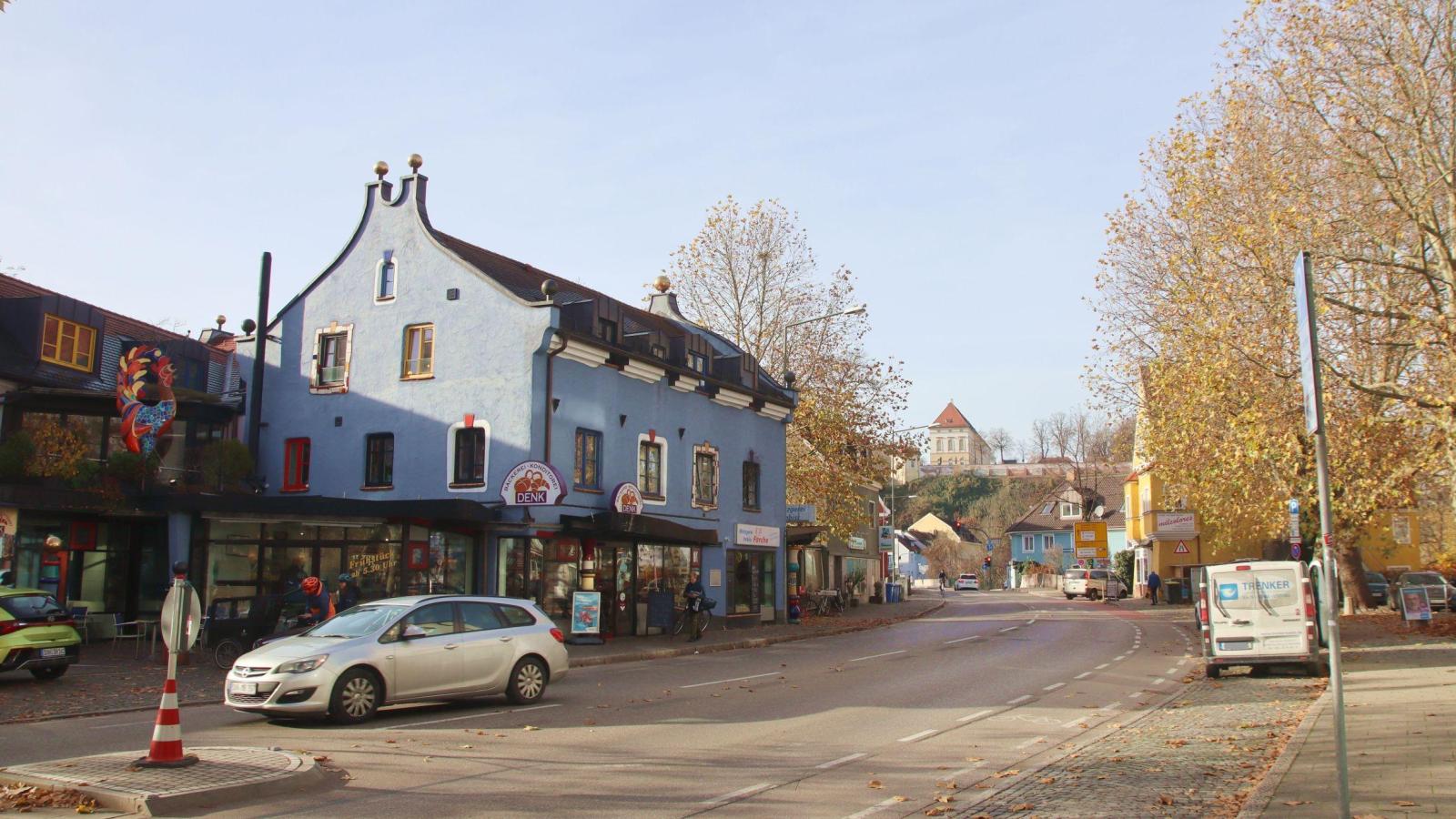 Dachaus-Boulevard-ist-bunt-vielf-ltig-und-gro-artig-und-leidet-an-einer-L-cke