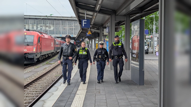 Gebündelte Kompetenz: Auch am Münchner Hauptbahnhof kommen sogenannte „Quattro-Streifen” zum Einsatz.  (Foto: SWM/ MVG)