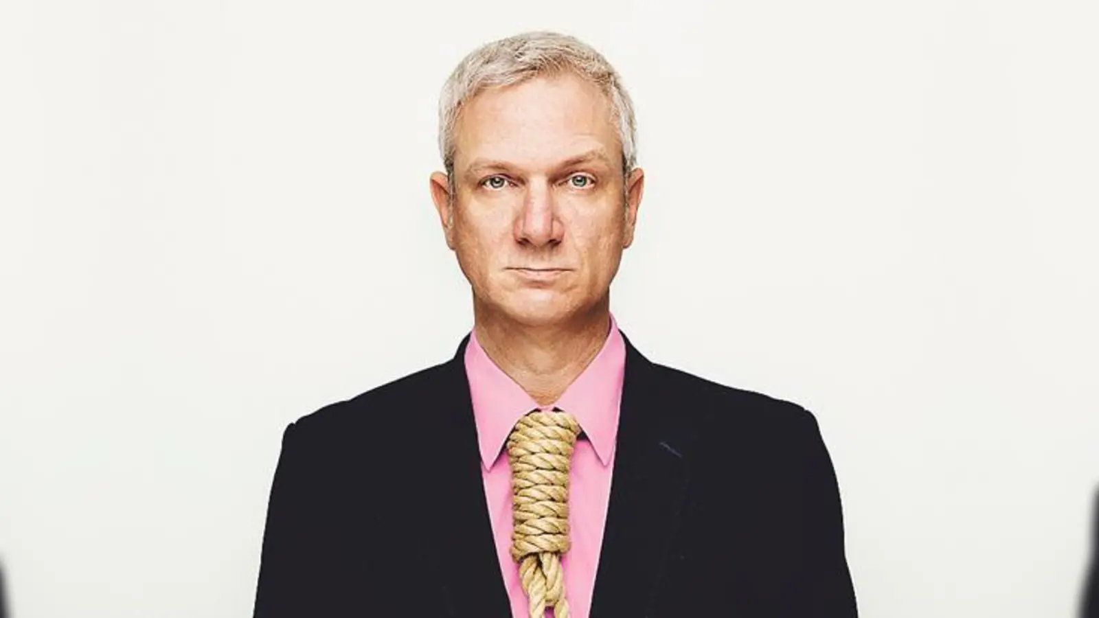 Hans Gerzlich zeigt, wie sich manche Redner vor Publikum fühlen. Dabei wäre das gar nicht nötig. Wie man es besser macht, demonstriert der Kabarettist aus Gelsenkirchen am Samstagabend. 	 (Foto: haraldhoffmann.com)