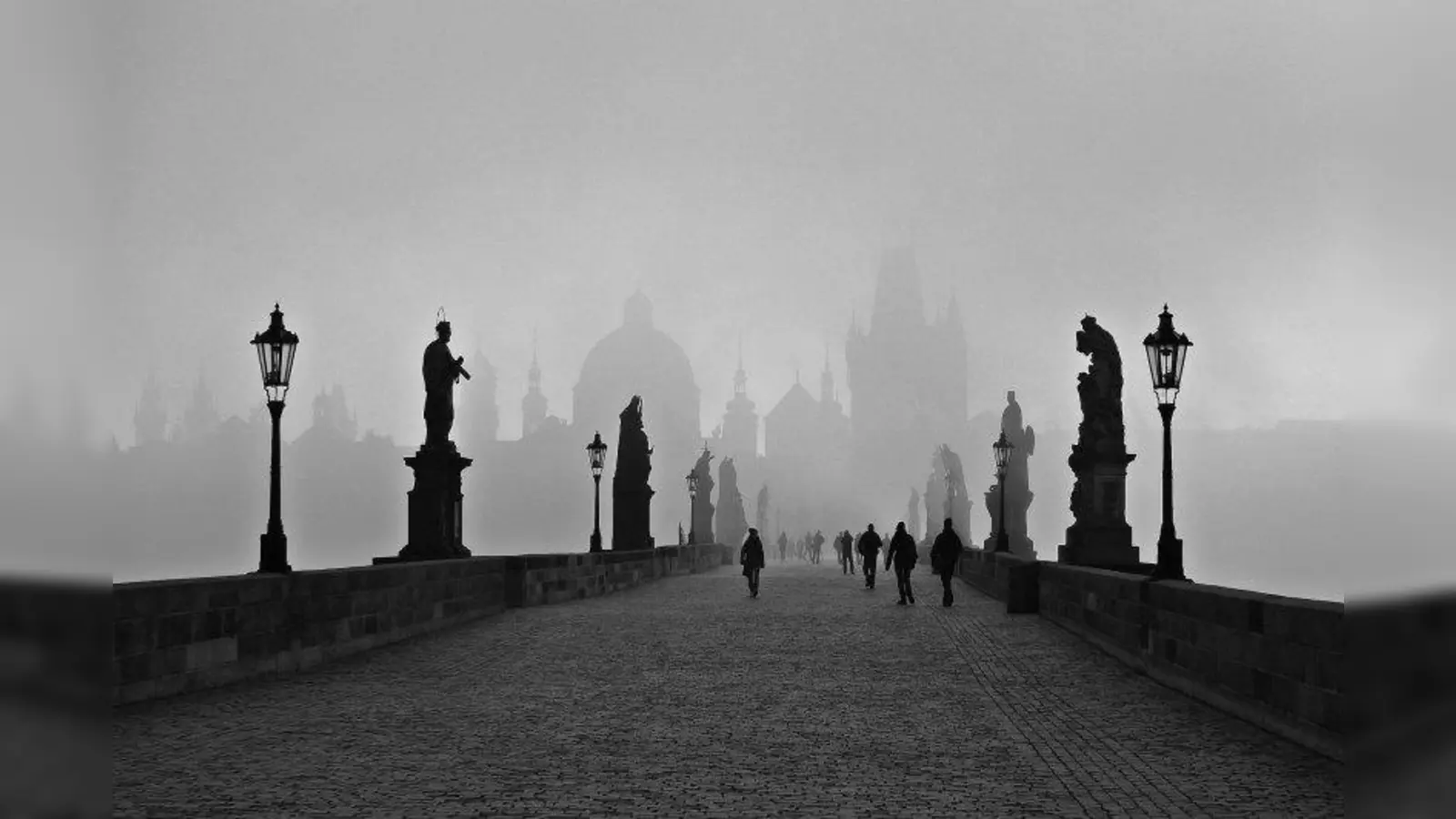 Das Foto „Karlsbridge In The Morning” von Steven Couch wurde zum diesjährigen Einladungsmotiv für die Ausstellung gewählt. (Foto: Steven Couch/GFC)
