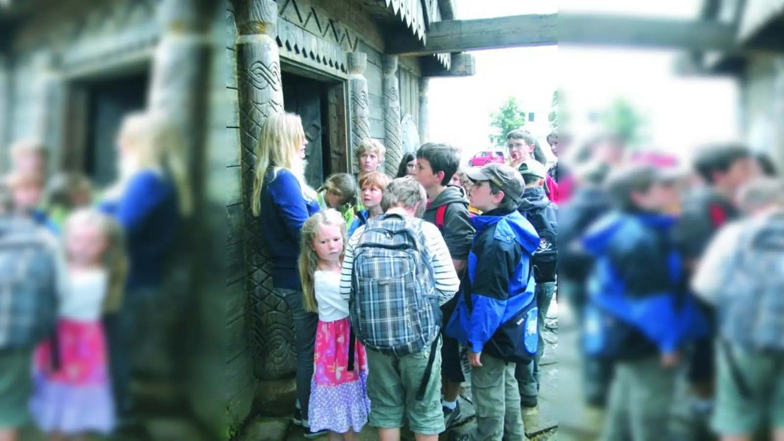 Die Kinder von Mini-Karlsfeld besuchten die Bavaria-Filmstudios. (Foto: pi)