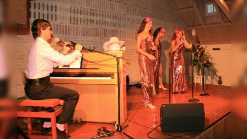 Die Strings of Pearls gaben zwei mitreißende Vorstellungen im ausgefüllten Jella-Lepman-Saal. (Foto: US)