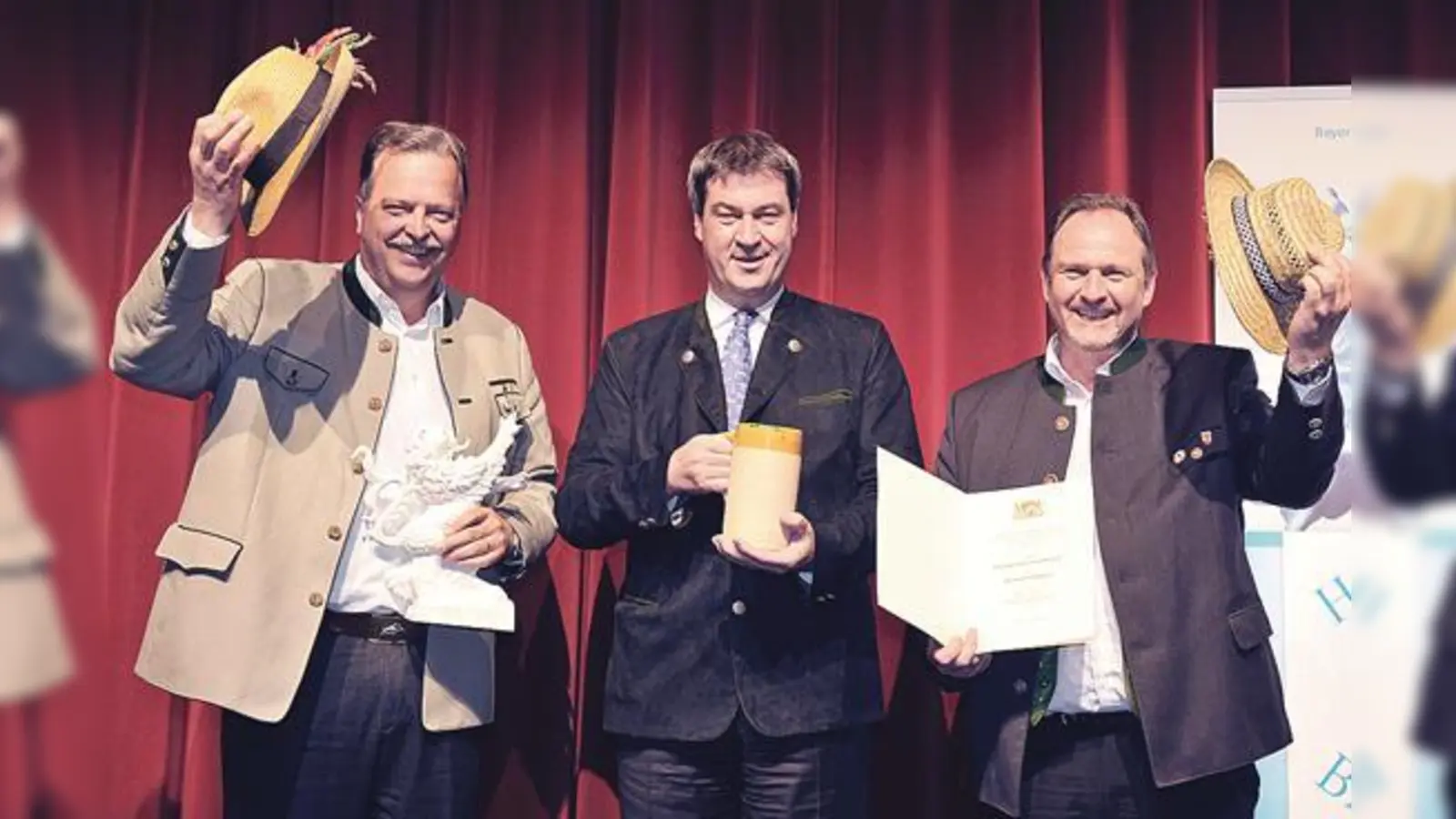 Dr. Markus Söder überreichten den Vertretern des Vereins »Die Keferloher Freunde e.V.« den »Heimatpreis Oberbayern«.  	 (Foto: Bayerisches Staatsministerium)