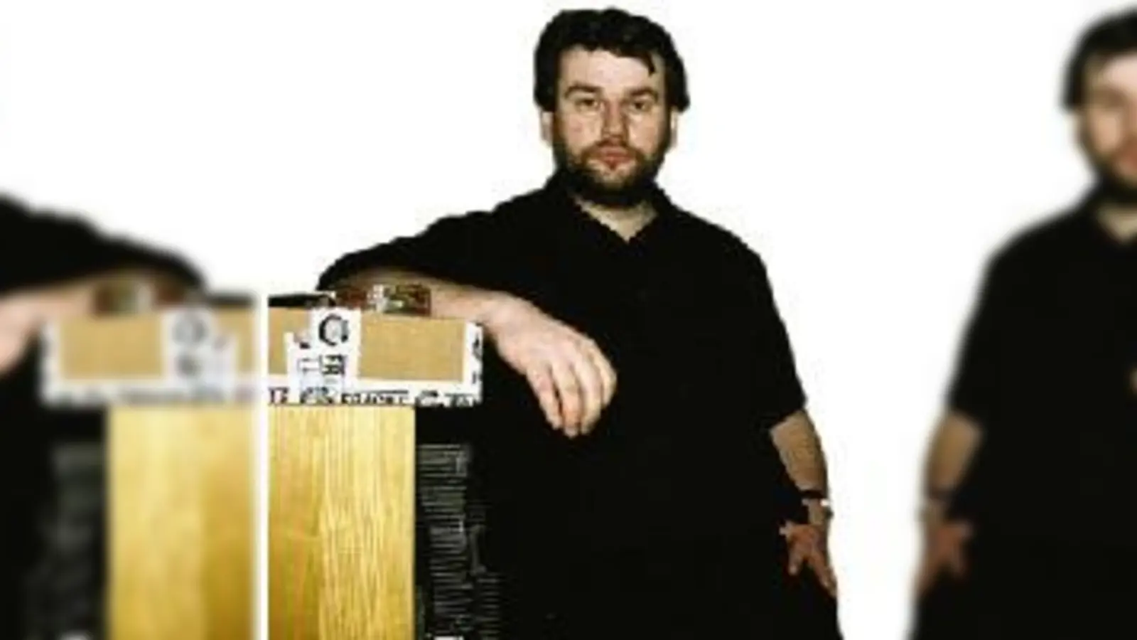 Jörg Sundermeier: Wer solche Augenringe hat, muss gute Bücher herausgeben.	  (Foto: VA)