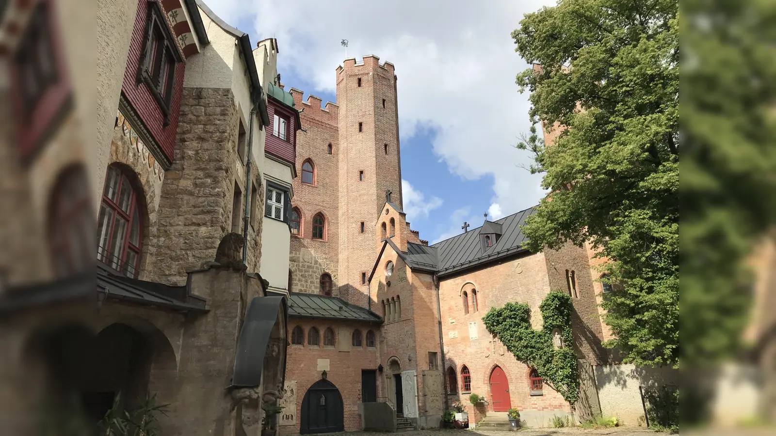 Im Naturerlebniszentrum Burg Schwaneck können Kinder und Jugendliche entdecken, wie ihr Beitrag zum Umweltschutz aussehen könnte.  (Foto: hw)