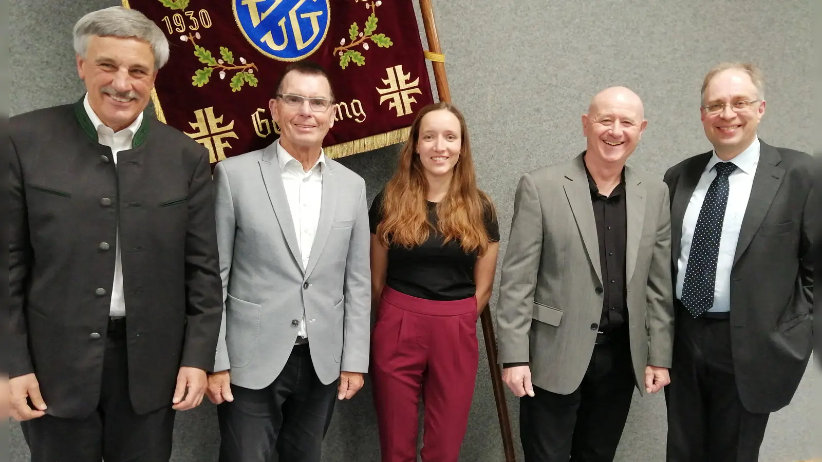 Der neu gewählte Hauptausschuss des TSV (von links): 1. Vorsitzender Walter Müller, 2. Vorsitzender Wilhelm Embacher, Schriftführerin Sabrina Gläß, Technischer Leiter Wilhelm Braun, 1. Kassier Wilfried Kaiser.<br> (Foto: red)