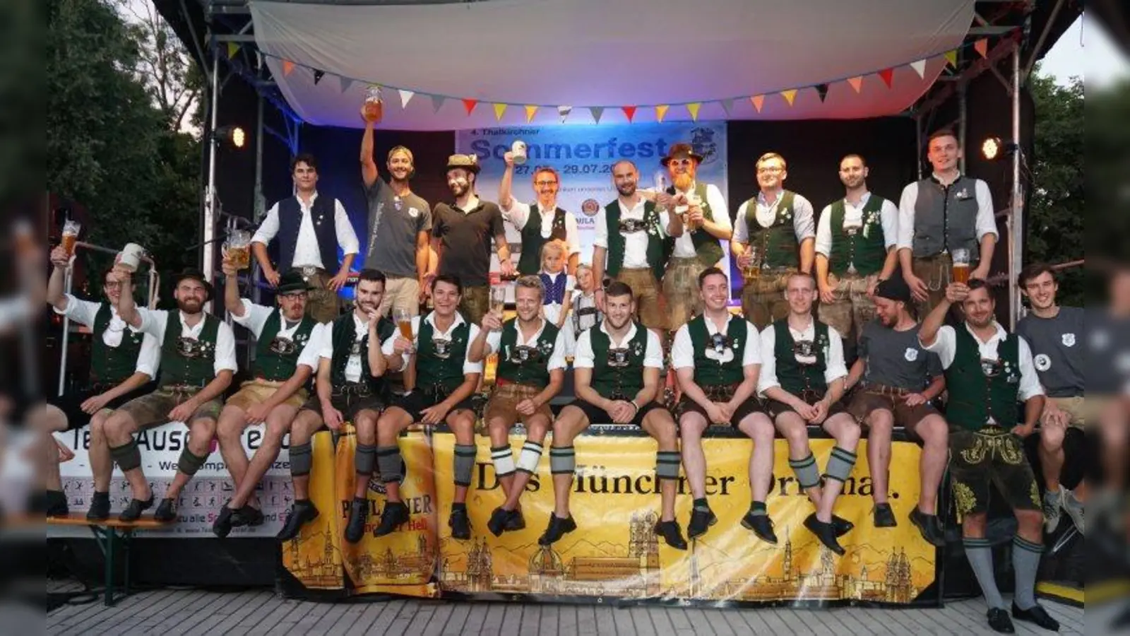 Die Thalkirchner Burschen feiern. (Foto: Burschenverein)