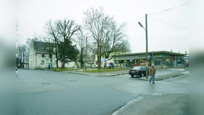 Die Gestaltung des Oertelplatzes ist für die Grünen in Allach-Untermenzing „längst überfällig”. Das Geld, was die Stadt München für die Olympia-Bewerbung ausgeben will, solle lieber für derartige Projekte verwendet werden. (Foto: ls)
