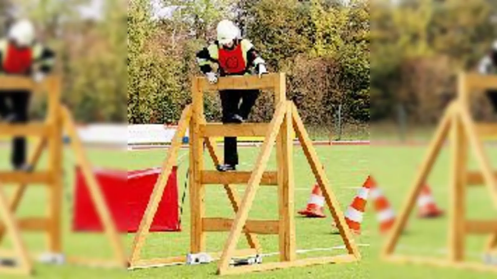 Am Samstag zeigen die Mitglieder der Jugend-Feuerwehren was sie können.   (Foto: Klaus Fischer)