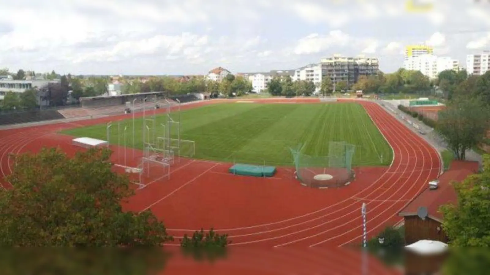 Am Sonntag, 20. Oktober, findet bereits zum 24. Mal der Germeringer Stadtlauf im und rund um das Stadion an der Max-Reger-Straße statt. (Foto: SV Germering)