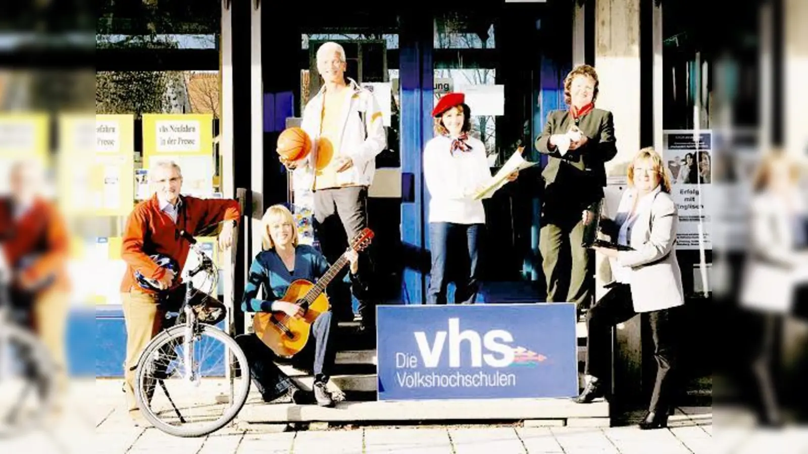 Gerüstet für das neue Jahr: Das Team der Volkshochschule in Neufahrn.	 (Foto: VA)