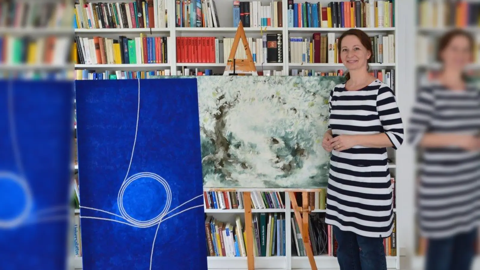 Aktuelle Arbeiten von Ondine Höhne, darunter Wandbehänge und Ölbilder, sind ab Mittwoch, 7. August, in der Stadtbibliothek Laim zu sehen. (Foto: pr)