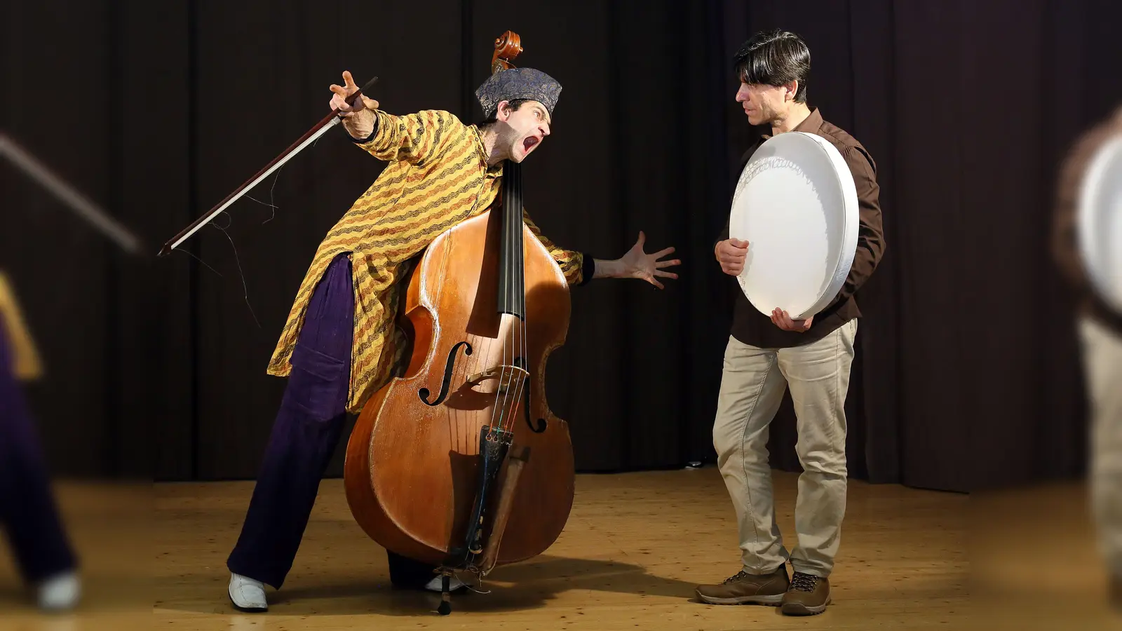 Erzählungen von Mullah Nasreddin: Im Pelkovenschlössl ist am 11. November das Theaterstück „Im Narrenland” für Jugendliche ab 12 Jahren zu sehen. (Foto: Hilda Lobinger)
