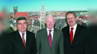 DOSB‑Präsident Dr. Thomas Bach, EOC‑Präsident Patrick Hickey und Oberbürgermeister Christian Ude (v.l.). (Foto: Presseamt München/Nagy)