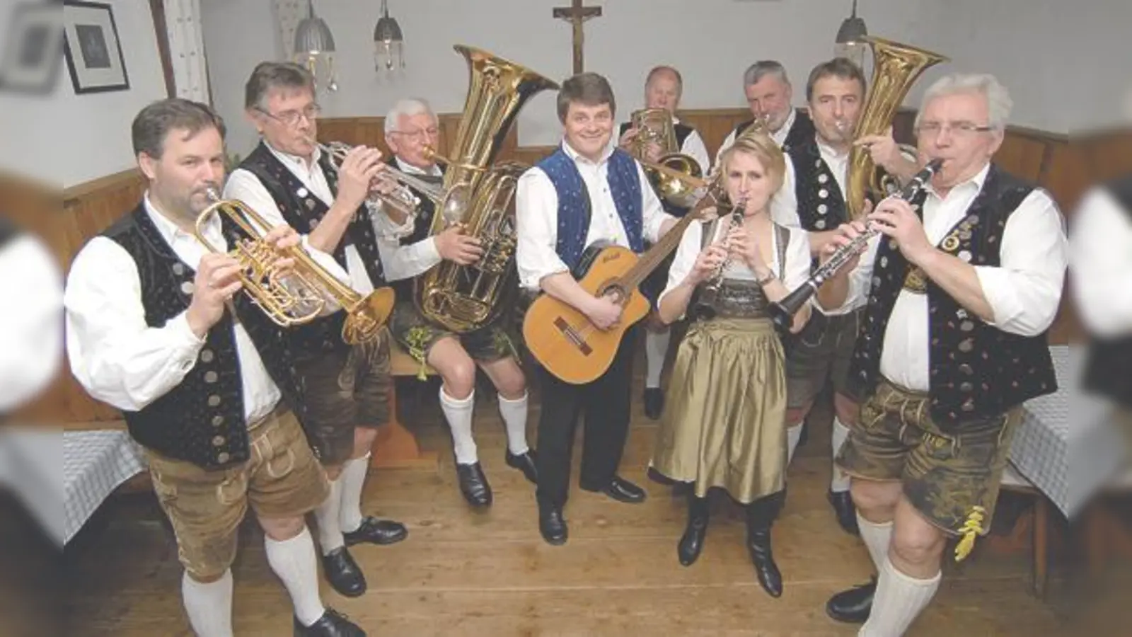 Inbegriff der Oberpfälzer Wirtshaus- und Tanzhausbodenmusik: Die Tanngrindler Musikanten spielen am Sonntag im Bürgersaal Pliening.	 (Foto: VA)