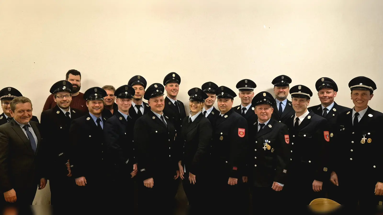 Die Freiwillige Feuerwehr Grasbrunn nahm zahlreiche Ehrungen ihrer Mitglieder vor. (Foto: FFW Grasbrunn)