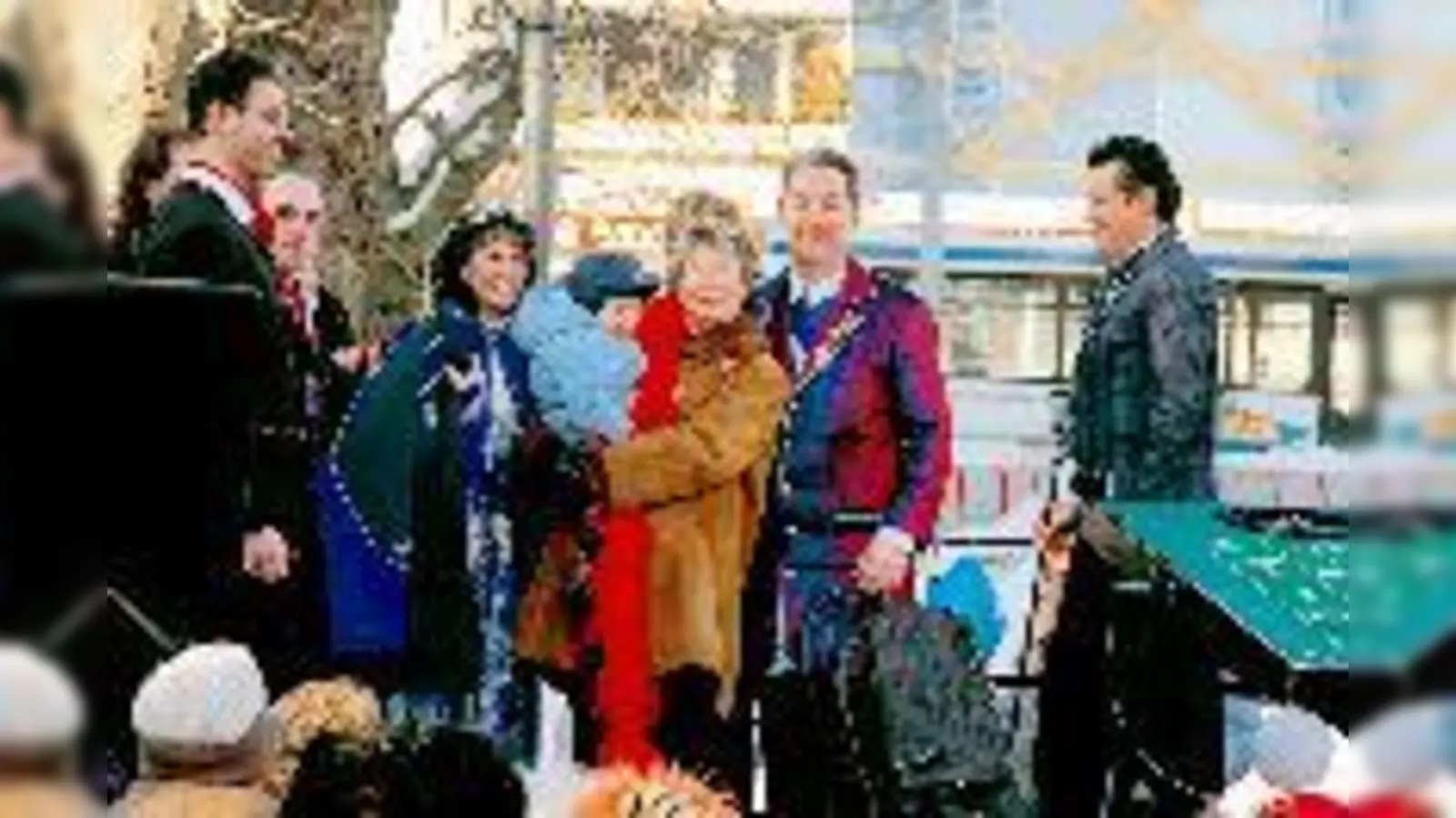 Politik muss nicht immer bierernst sein, findet auch Münchens zweite Bürgermeisterin Dr. Gertraud Burkert (Mitte). (Foto: Privat)