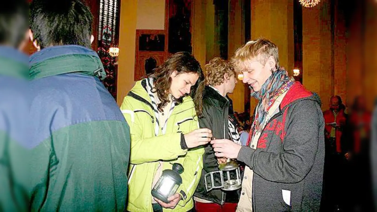 Um das Friedenslicht am Sonntag in Kirchseeon abzuholen, sollte man eine Laterne mitbringen.	 (Foto: VA)