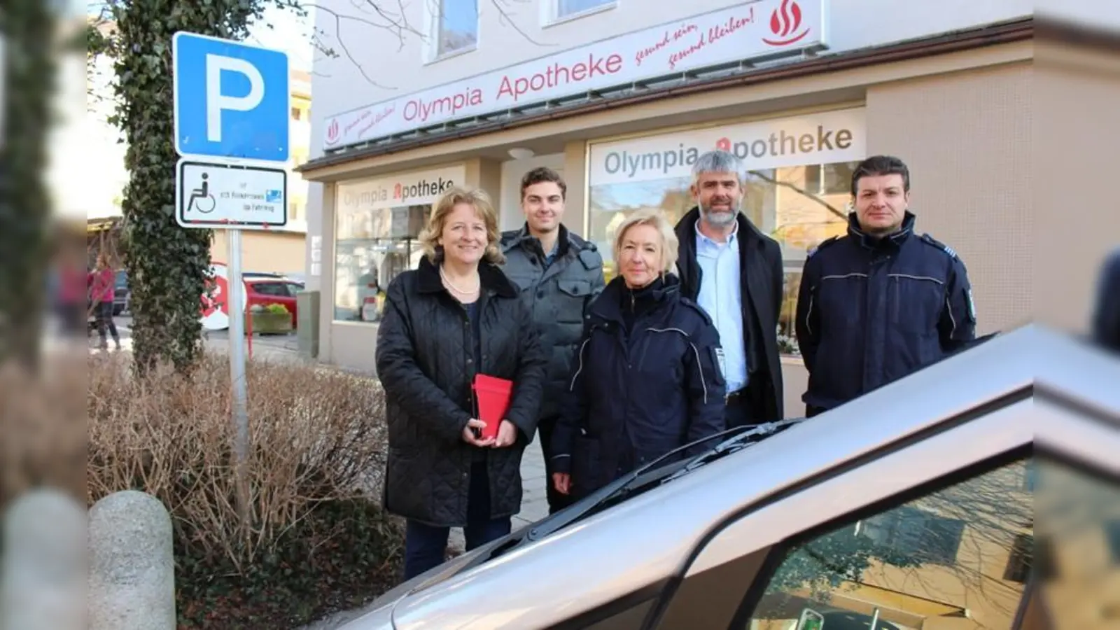 Eva John (von links) und Jakob Bauer von der Stadt Starnberg, sowie Marianne Böhrroth, Thorsten Preßler und Cüneyt Akbas vom KDZ Oberland. (Foto: Stadt Starnberg)