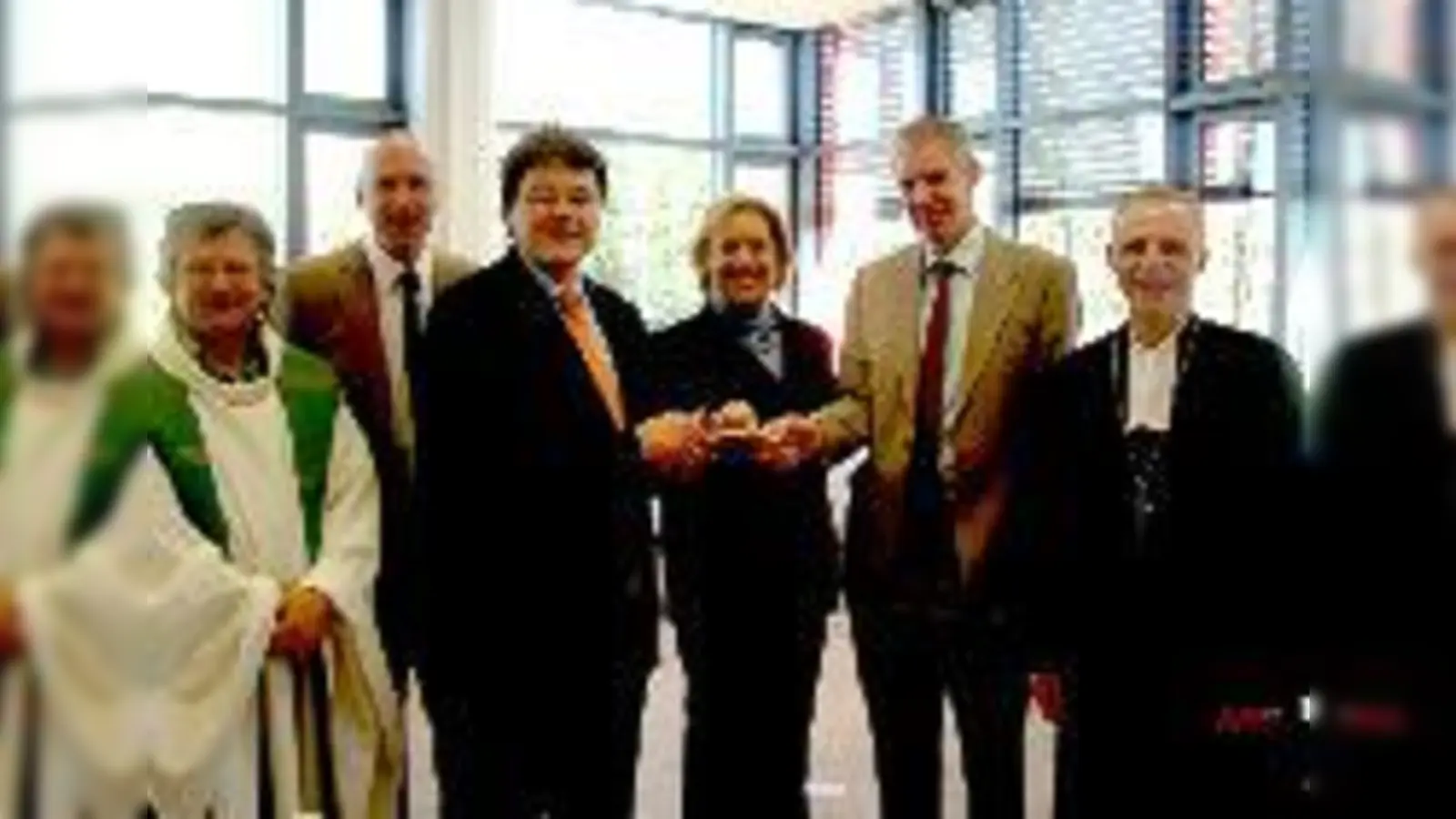 Lächelnde Gesichter (v. l.): Christoph Nobs, Christian Lechner, Thomas Loderer, Johanna Rumschöttel, Achim Lebert und Mathis Steinbauer.	 (Foto: Ka)