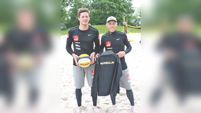 Michael Knörr und Matthias Schütze teilen sich mit dem Duo aus Dachau den Turniersieg. 	 (Foto: VA)