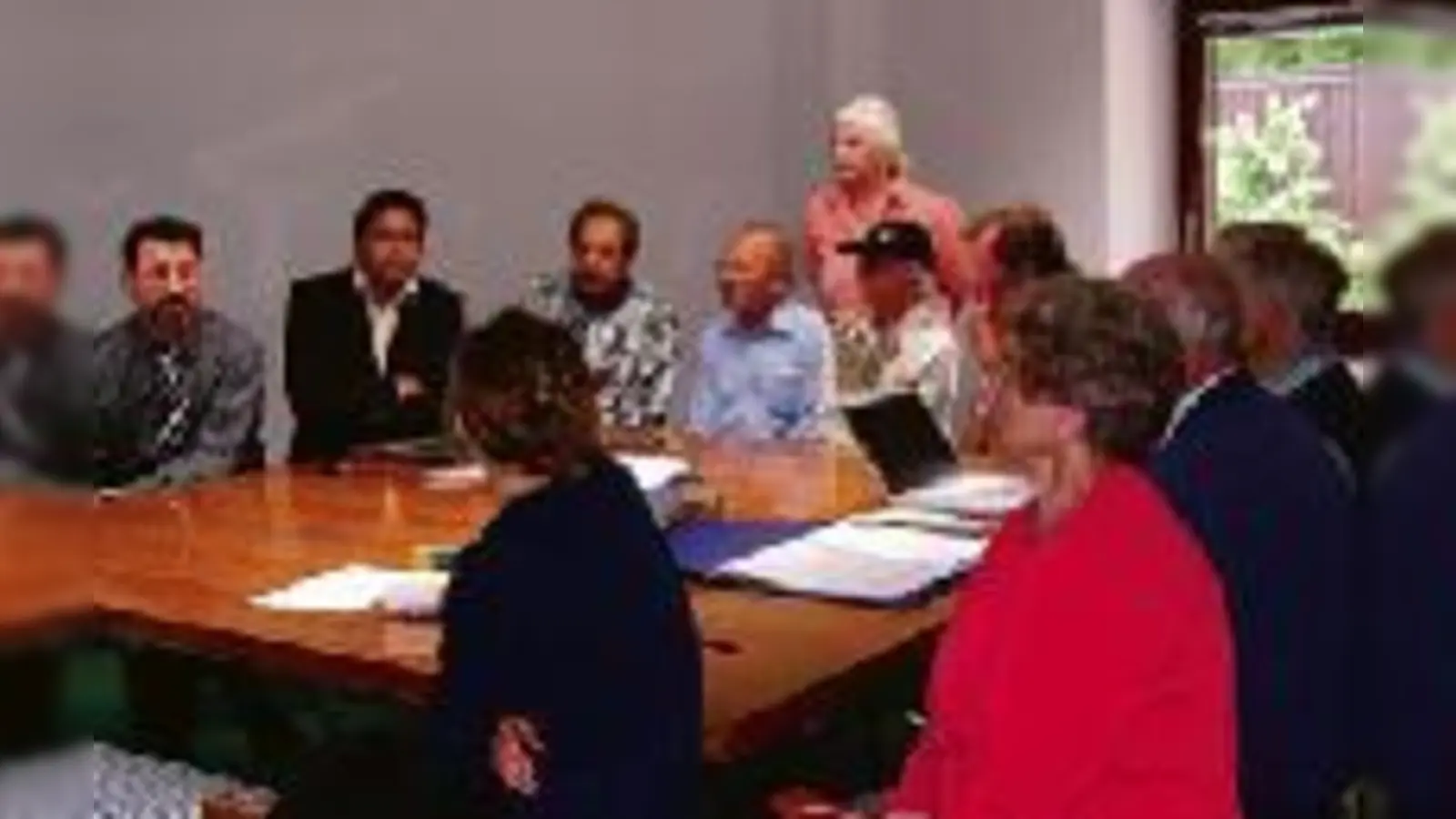 Interessierte Zuhörer beim Tag der offenen Tür in dreißig Aschheimer Einrichtungen.	 (Foto: VA)