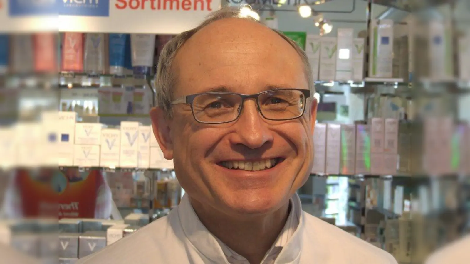 Roland Höbel, Inhaber der Acricola Apotheke in Laim: (Foto: JK)