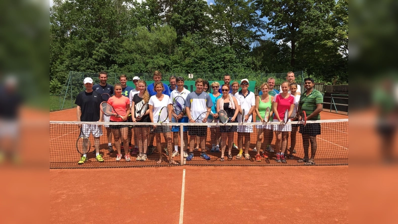 Mit seinem traditionellen Schleiferl-Turnier leitet der Zornedinger Tennisclub die Saison ein. (Foto: TC Zorneding)