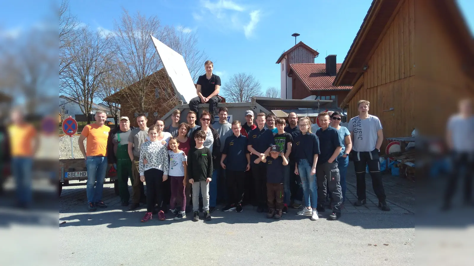 Trotz schönstem Ausflugwetter fanden sich heuer wieder zahlreicher freiwillige Helfer ein. (Foto: Privat)