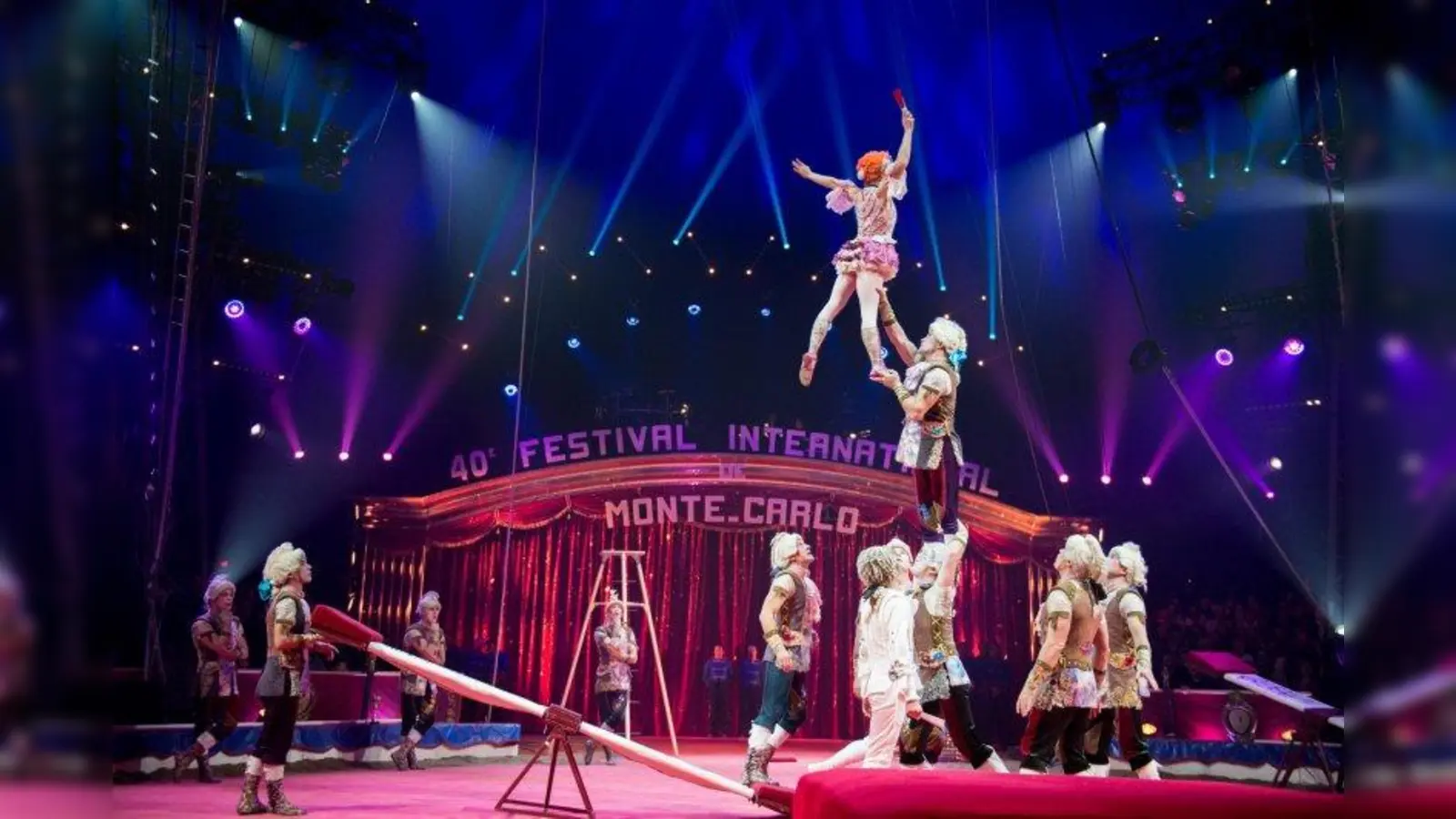 Mozart lässt grüßen: Die Truppe Sokolov zeigt eine Show der Superlative. (Foto: circus-krone.de)
