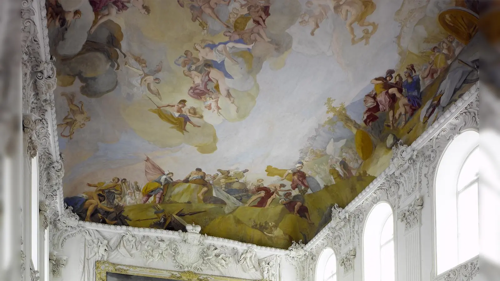Die Säle und Prunkappartements des Neuen Schlosses sind mit Deckenfresken und Stuckdekorationen reich verziert.  (Foto: © Bayerische Schlösserverwaltung, Foto: Maria Scherf/ Andrea Gruber)