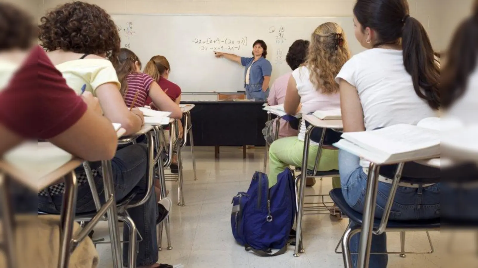 In der achten Klasse gibt es Förderunterricht in den Fremdsprachen und in Mathematik sowie ein Coaching zur Arbeitsorganisation. (Foto: photos.com)