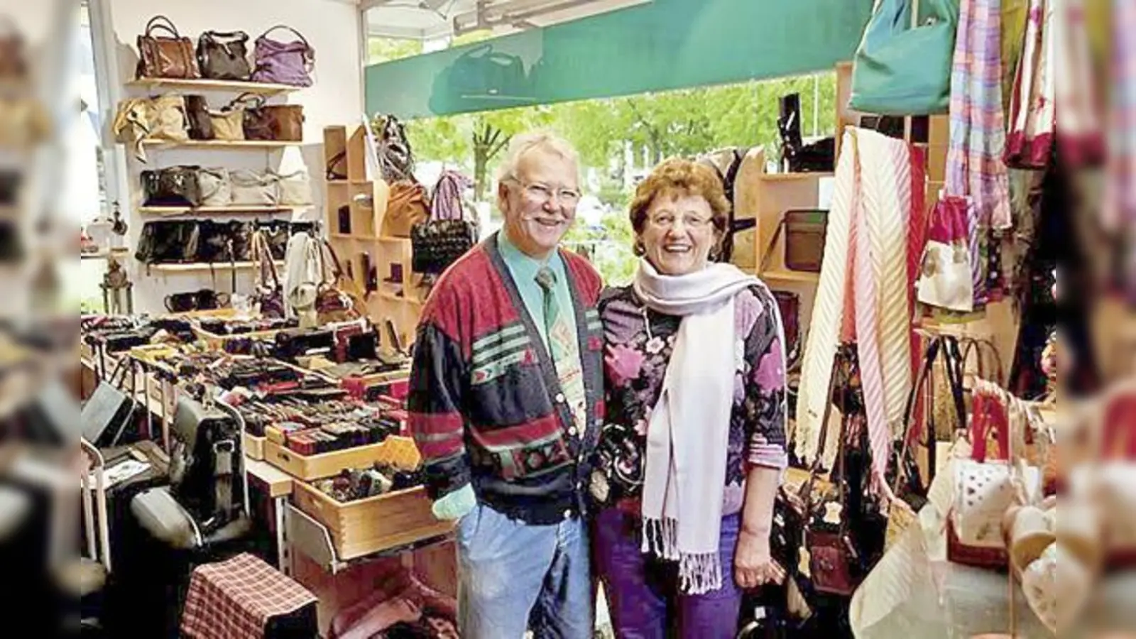 Johannes Schweigert und seine Frau Anita in seinem neuen Domizil in der Ottostraße.  (Foto: Pierre Kälin)